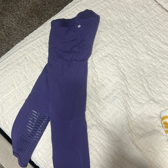 Lulu lemon purple leggings - Picture 2 of 2